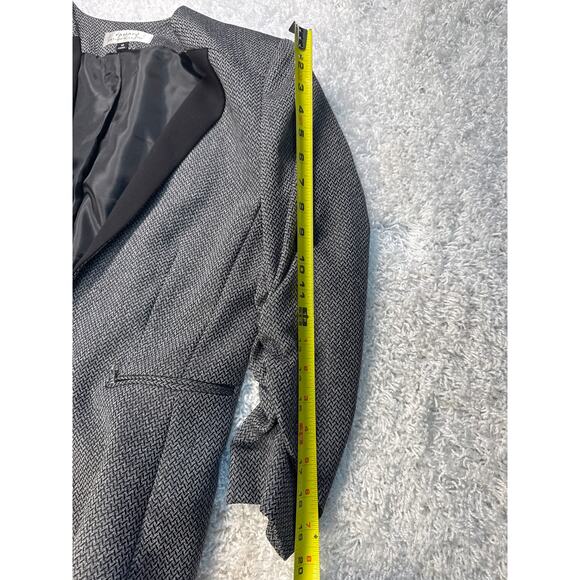 Tahari women’s Gray Blazer Not h Lapel - Picture 8 of 10